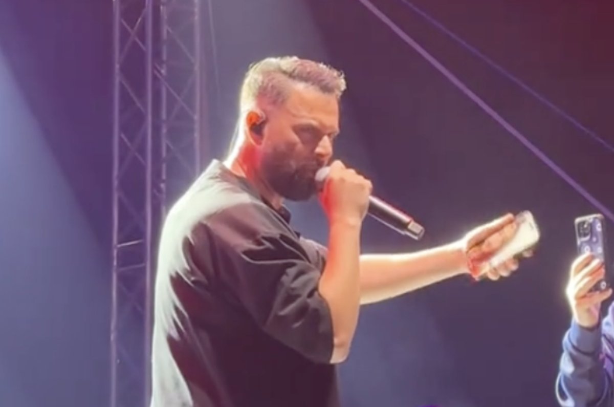 Γιώργος Παπαδόπουλος:Αφιέρωσε ακυκλοφόρητο τραγούδι στη Γαλάτεια με βιντεοκλήση και το κοινό «έλιωσε»!